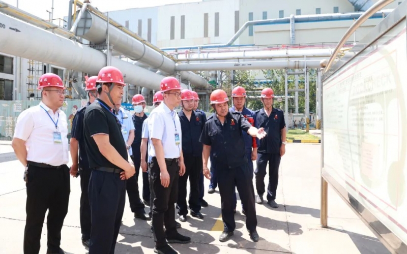 津南區(qū)委常委、常務(wù)副區(qū)長(zhǎng)楊陽(yáng)深入榮程鋼鐵集團(tuán)檢查指導(dǎo)安全工作