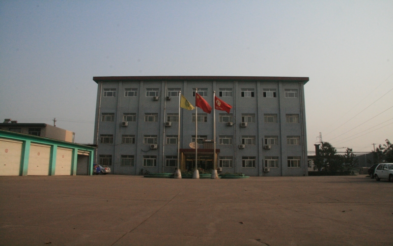 1999年，成立唐山合利鋼鐵廠，鋼鐵是這樣煉成的