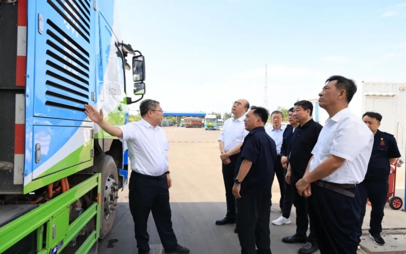 黑龍江省大慶市委副書記、市長(zhǎng)李巖松一行到榮程集團(tuán)調(diào)研參觀