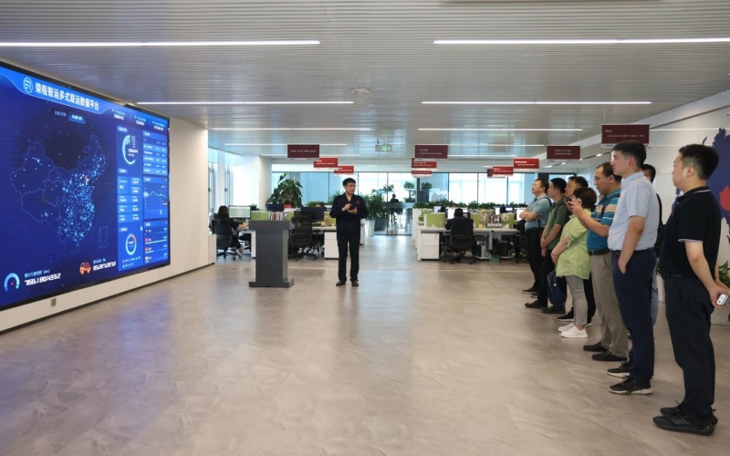 交通運輸部科學(xué)研究院、中國交通報社相關(guān)領(lǐng)導(dǎo)到榮程集團調(diào)研座談