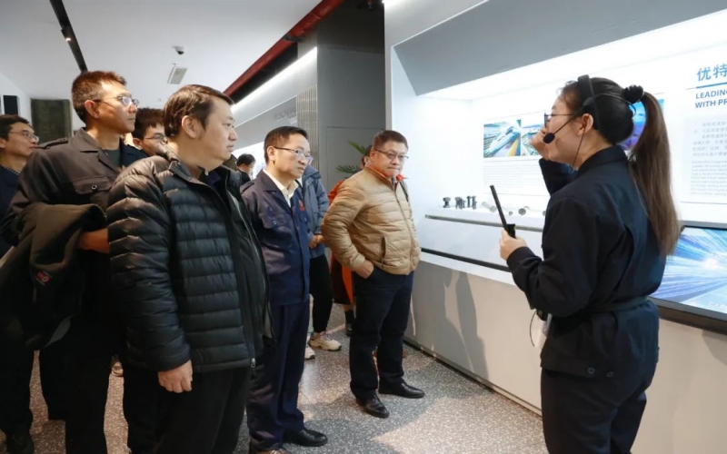 天津大學(xué)宣懷學(xué)院院長(zhǎng)、九安醫(yī)療董事長(zhǎng)劉毅一行到榮程集團(tuán)參觀調(diào)研