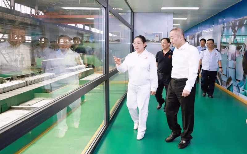 天津市稅務局黨委書記、局長齊志宏一行到榮程集團參觀調(diào)研