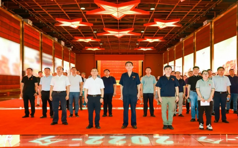 天津中德應(yīng)用技術(shù)大學(xué)黨委副書記、校長王海龍一行到榮程集團(tuán)參觀交流