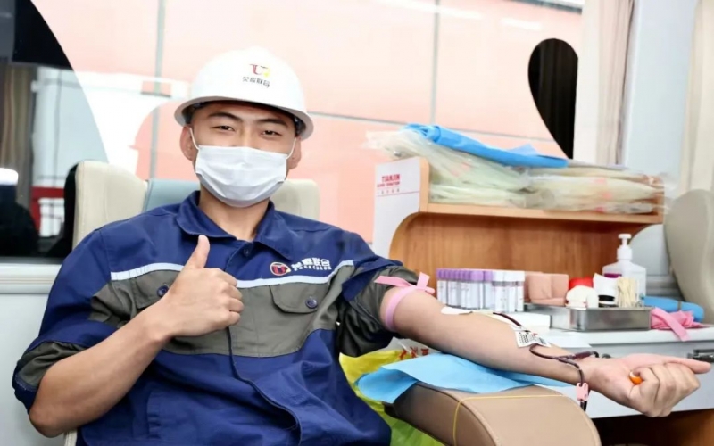 為生命“接力”  榮程鋼鐵集團(tuán)開展無償獻(xiàn)血活動