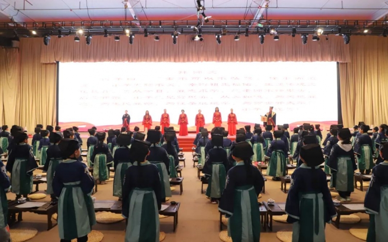 800余組家庭，近1800人，這兩場盛大的“開筆禮”，讓孩子們終身難忘！