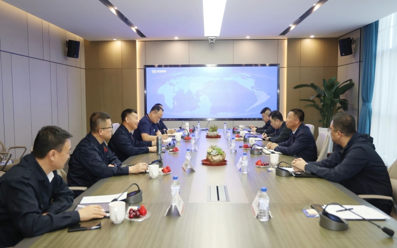 鄂托克旗委副書記、政府旗長蘇智雄到榮程集團考察交流
