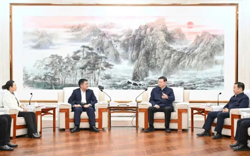 遼寧省委書(shū)記許昆林、省長(zhǎng)王新偉會(huì)見(jiàn)知名民營(yíng)企業(yè)家投資考察團(tuán)一行